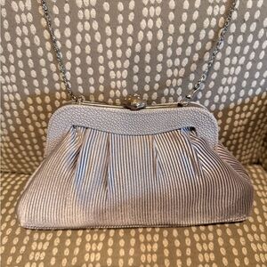 Elegant Silver Clutch Bag. Vintage 🐚